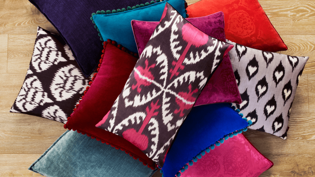 Organizando Almofadas Decorativas para Sofá